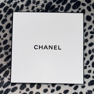 CHANEL Classic White and Black Gift Box